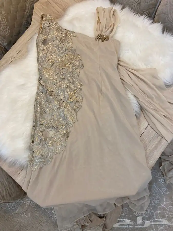 فستان استعمال واحد جميل ونظيف جدا 1