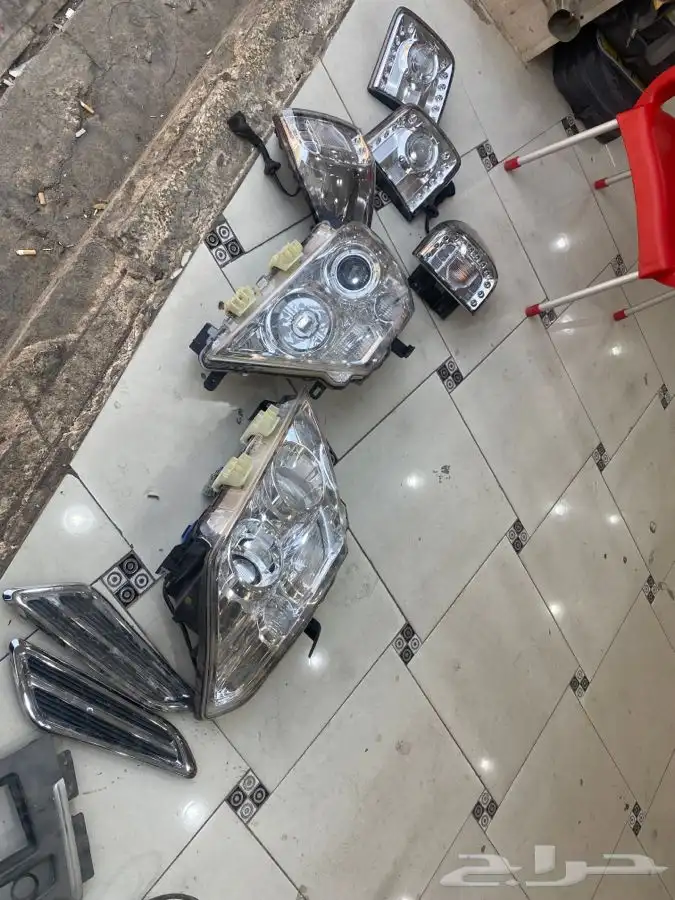 شمعات باترول نيسان بلاتينيوم واصطبات اصلي مفكوك شبه جديد 1