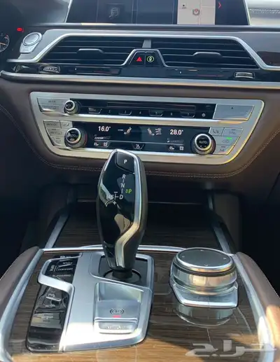 ممشي 28ألف كيلوضمان الوكيل4سلندر موفرهBMW 730 شبه جديده 51