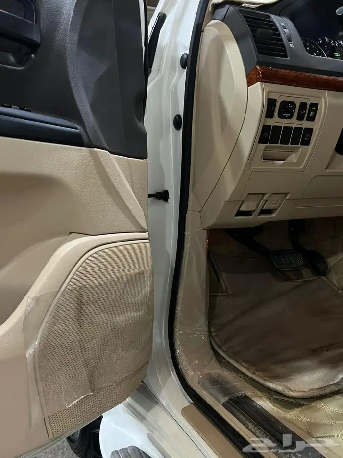 تويوتا لاندكروزر 2014 مخزن مباع 31