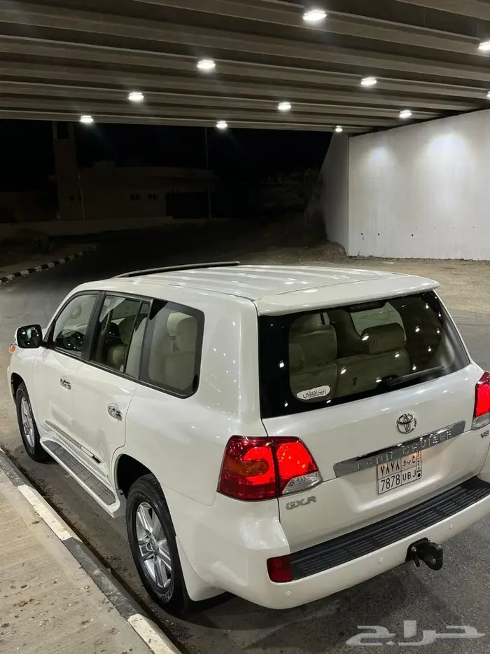 تويوتا لاندكروزر 2014 مخزن مباع 49
