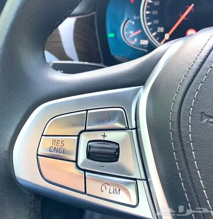 ممشي 28ألف كيلوضمان الوكيل4سلندر موفرهBMW 730 شبه جديده 42