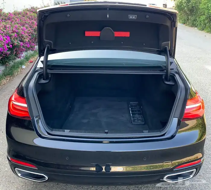 ممشي 28ألف كيلوضمان الوكيل4سلندر موفرهBMW 730 شبه جديده 54