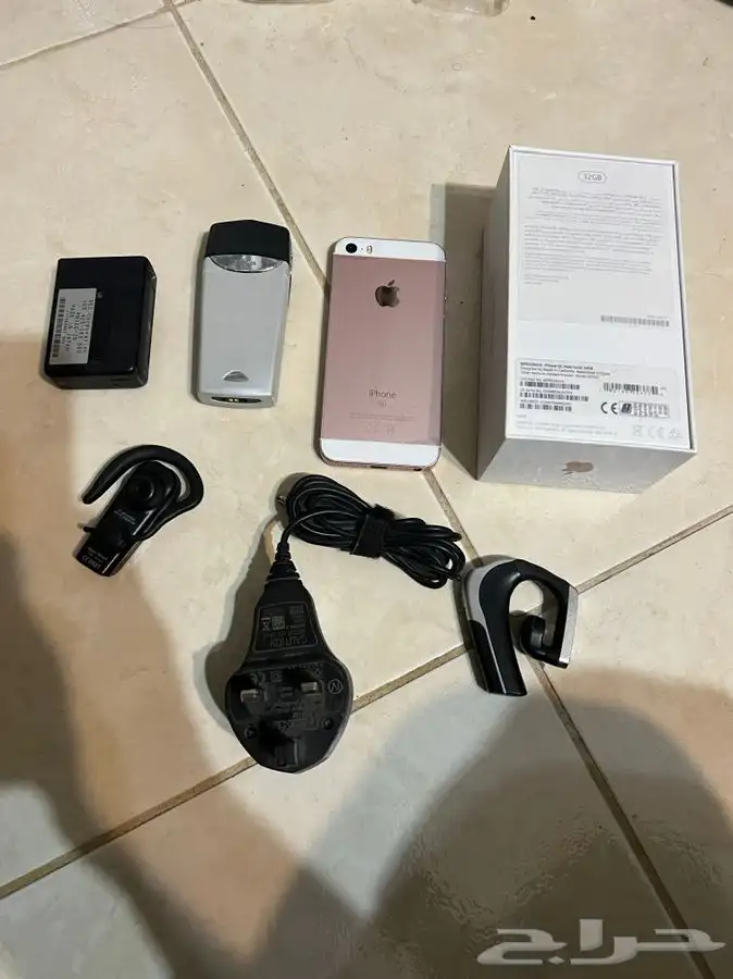جوال ايفون 5   SE وجوال نوكيا المسكت وبيجر وسماعة بلوتوث 1
