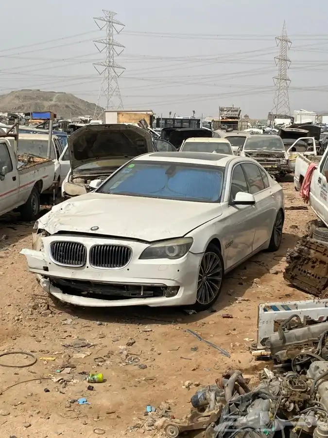 بي ام 740 موديل 2009 قطع تشليح 0