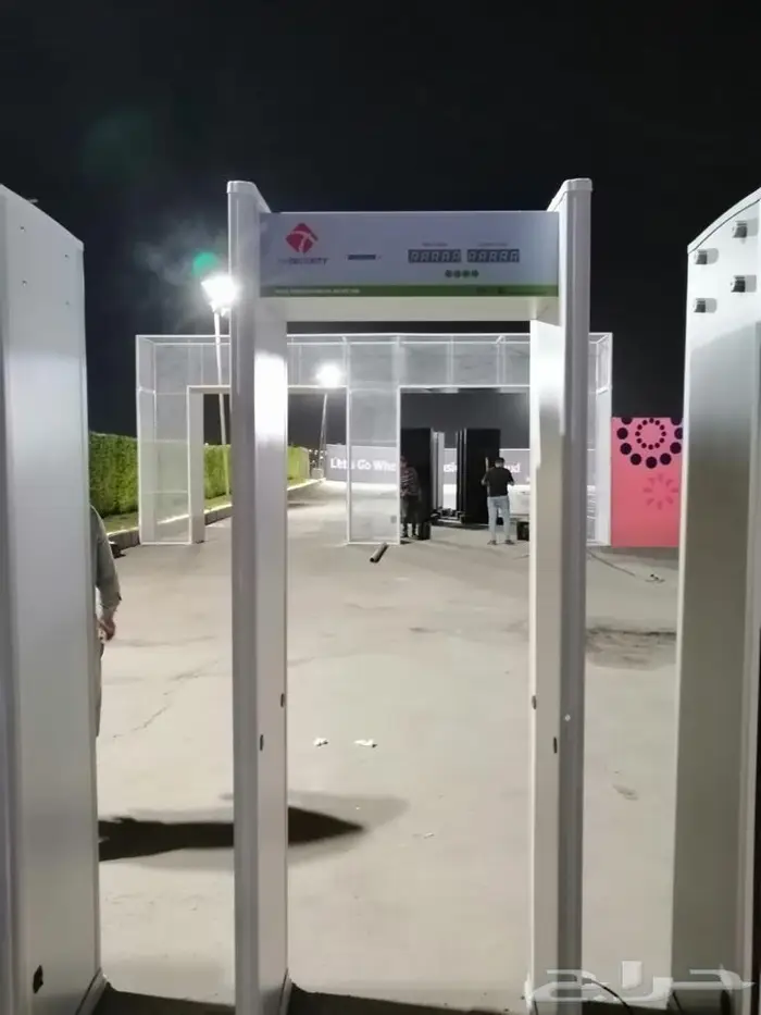 بوابات تنظيم الحفلات والمعارض وتفتيش الاشخاص 0