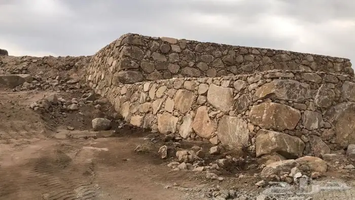 بناء جدار حجر بوكلين ايجار 3