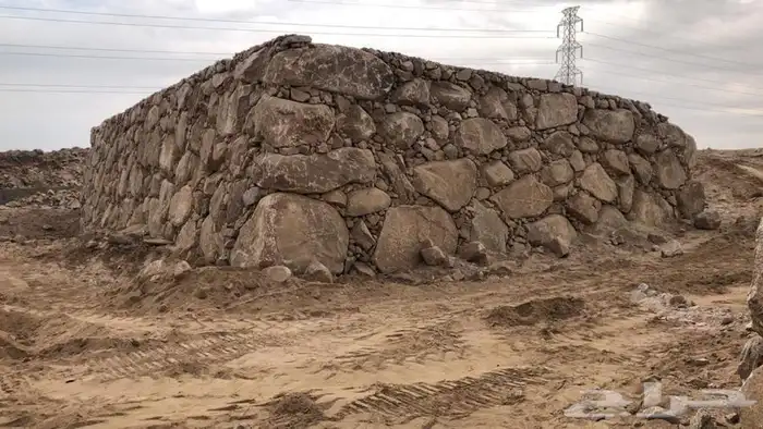 بناء جدار حجر بوكلين ايجار 2