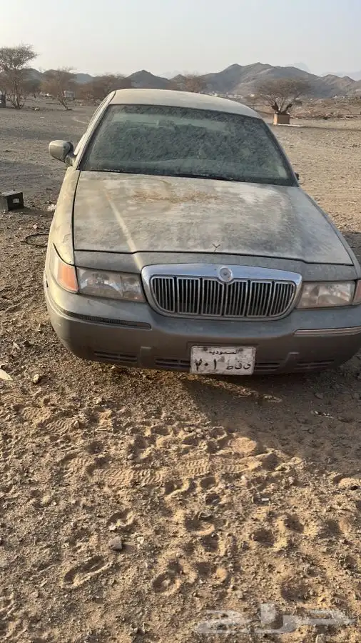 فورد قراند ماركيز مديل2000 للبيع كامل او قطع كل شي شغال فيه 8