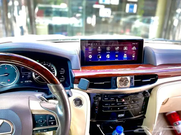 انترفيس لكزس LX570 2020 0