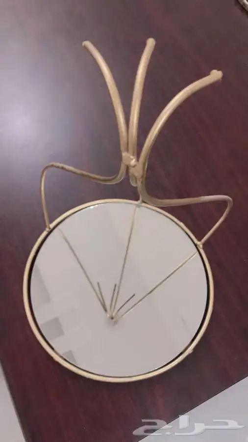 ستاند لوضع أدوات التجميل للنساء 1