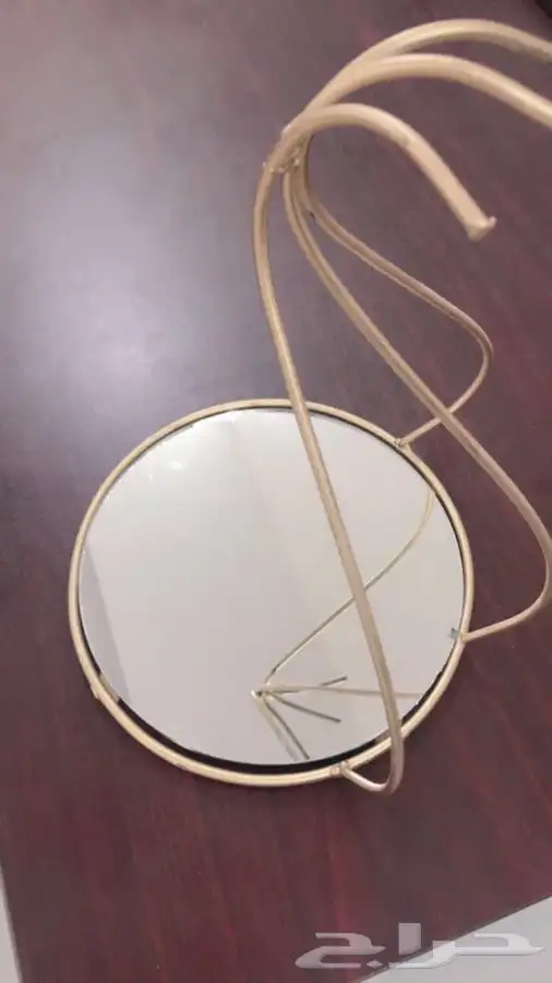 ستاند لوضع أدوات التجميل للنساء 0