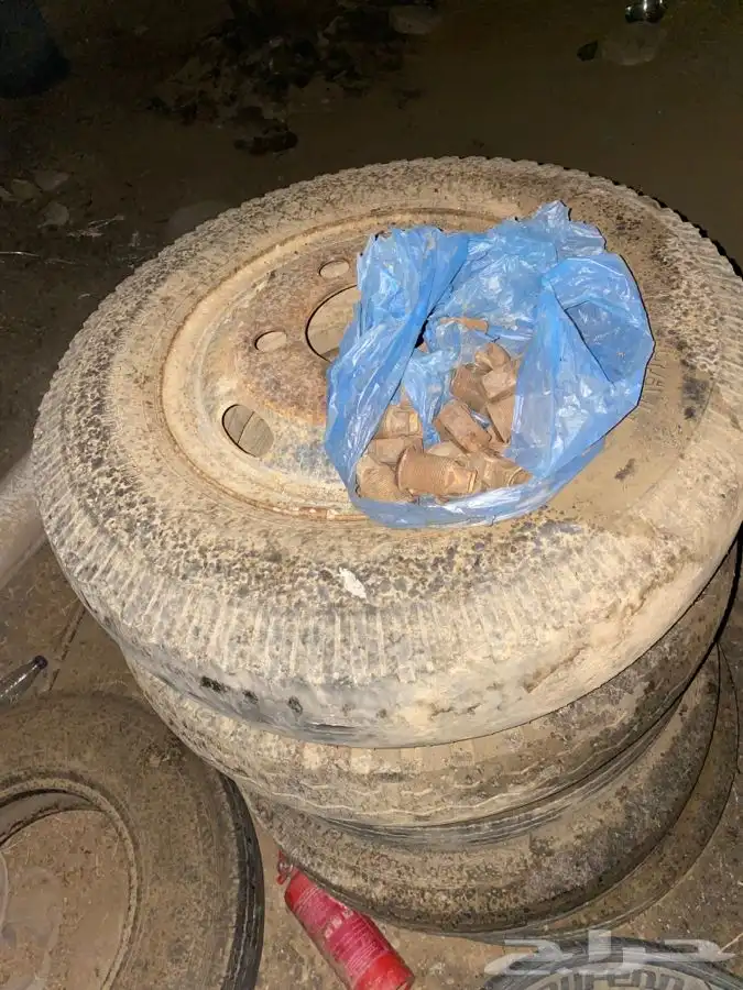 جنوط حديد 5 مسمار حق قلاب 1