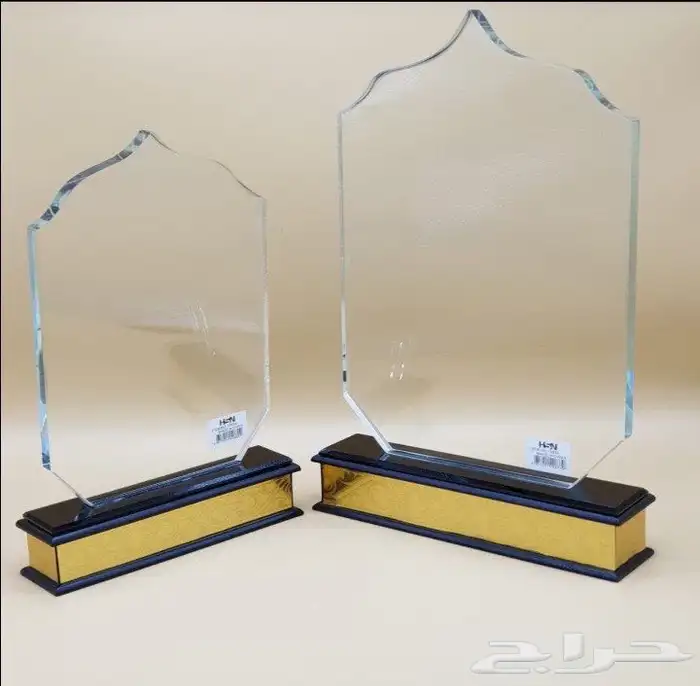 دروع تذكارية وأوسمة بخصم خاص للكميات 1