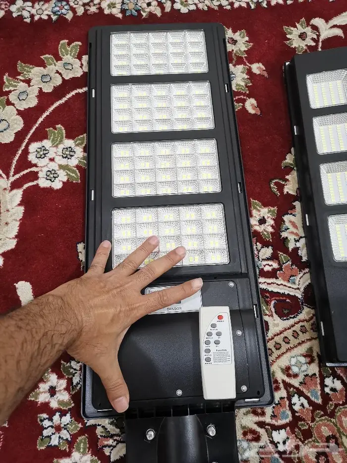3 احجام من كشاف الطاقة الشمسية 24