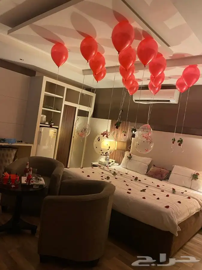 تنسيق حفلات و ذكرى زواج عيدميلاد تخرجات كراسي طاولات 3