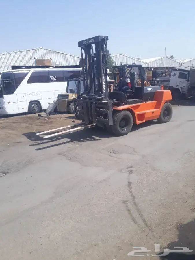 تأجير رافعات شوكيه سكين four Klifts 3