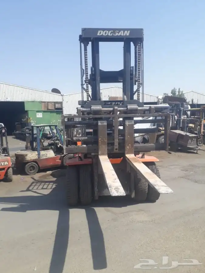 تأجير رافعات شوكيه سكين four Klifts 2