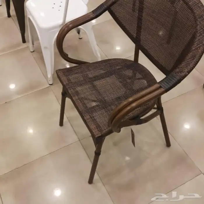 طاولة وكراسي(طقم) للكوفي و المطاعم ( يمكنك تقسيط مشترياتك) 75