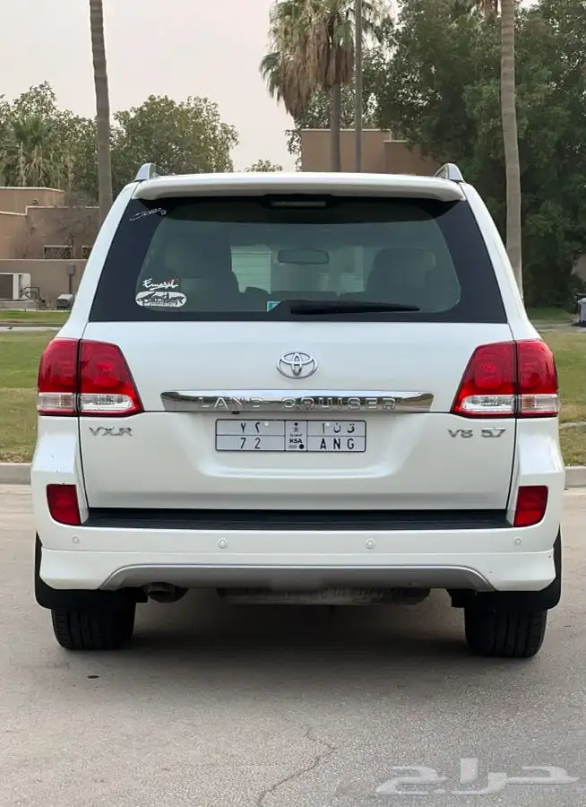 لاند كروزر ممشى قليل وكالة VXR 2011( تم البيع ) 19