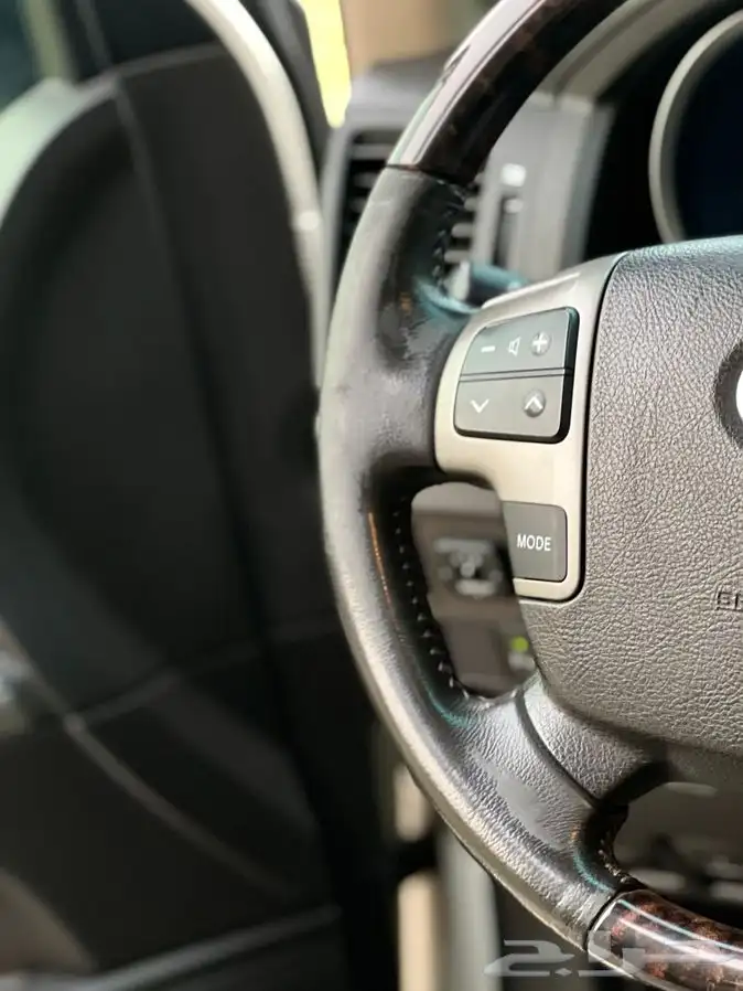 لاند كروزر ممشى قليل وكالة VXR 2011( تم البيع ) 44