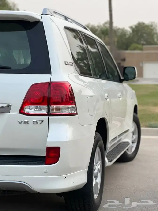 لاند كروزر ممشى قليل وكالة VXR 2011( تم البيع ) 24