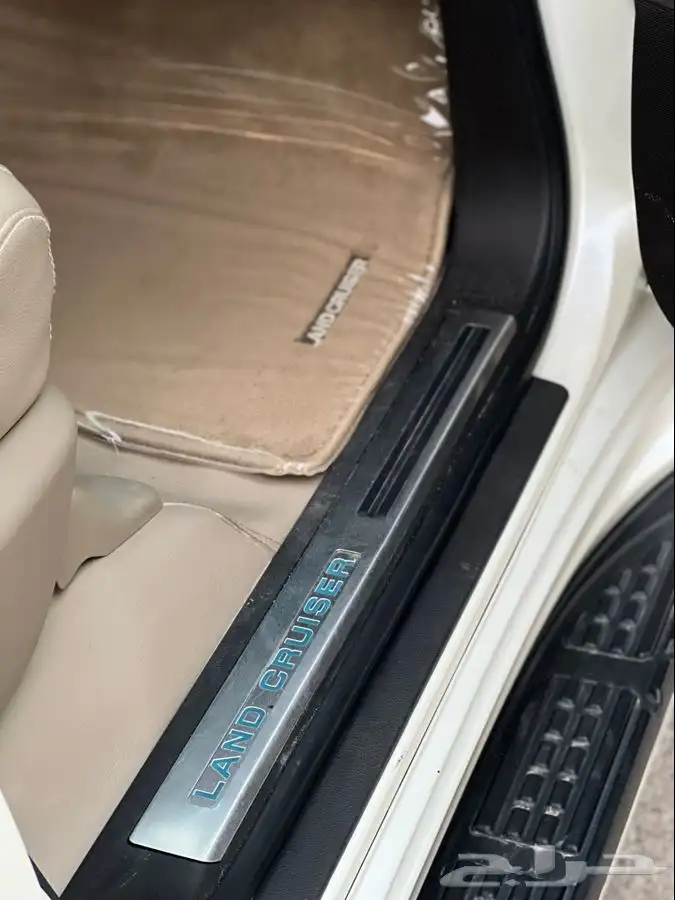 لاند كروزر ممشى قليل وكالة VXR 2011( تم البيع ) 56