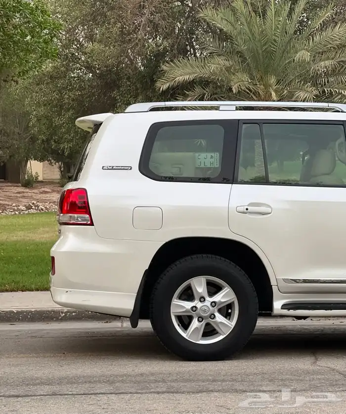 لاند كروزر ممشى قليل وكالة VXR 2011( تم البيع ) 9