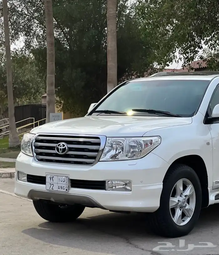 لاند كروزر ممشى قليل وكالة VXR 2011( تم البيع ) 37