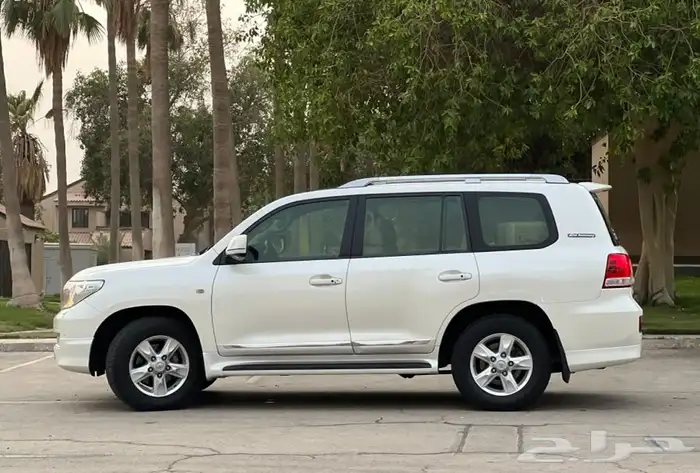 لاند كروزر ممشى قليل وكالة VXR 2011( تم البيع ) 34