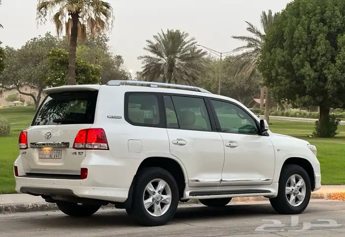 لاند كروزر ممشى قليل وكالة VXR 2011( تم البيع ) 33