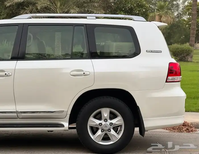 لاند كروزر ممشى قليل وكالة VXR 2011( تم البيع ) 12