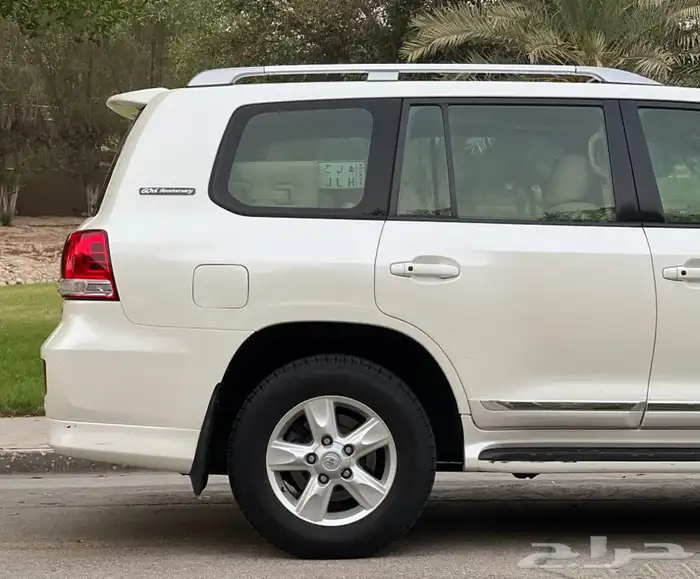 لاند كروزر ممشى قليل وكالة VXR 2011( تم البيع ) 8