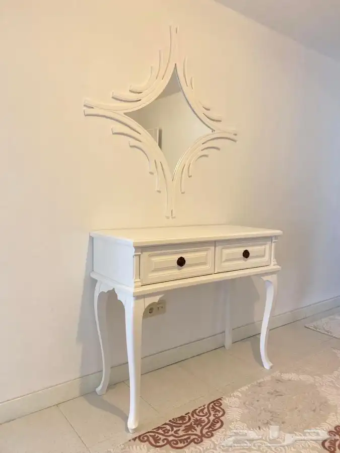 طاولة استقبال ومرايا 0