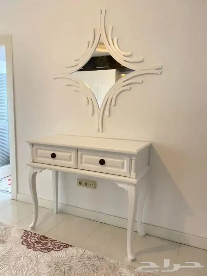 طاولة استقبال ومرايا 1