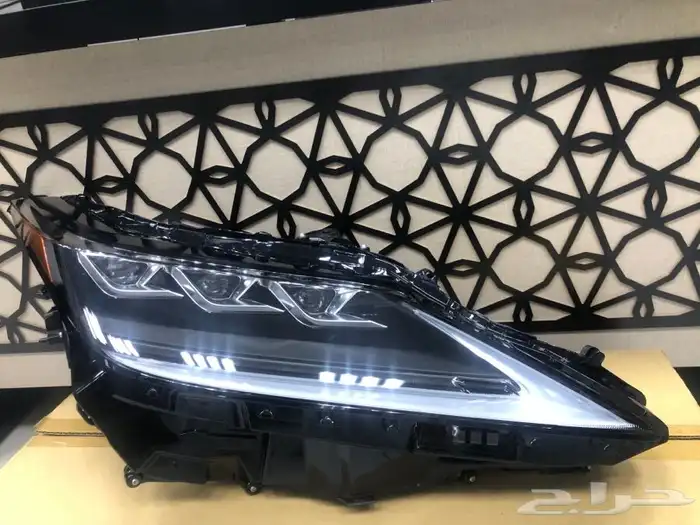 شمعه لكزس RX ثلاث عدسات يمين 2020 3