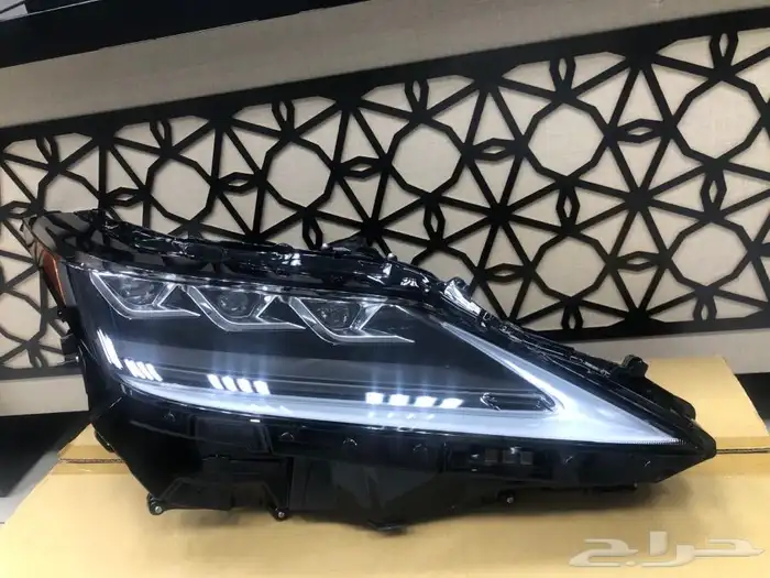 شمعه لكزس RX ثلاث عدسات يمين 2020 1