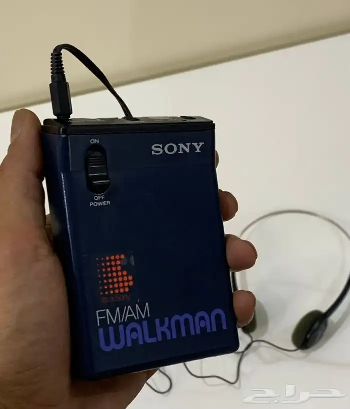 راديو ووكمان قديم ومميز من شركة سوني 1983 21