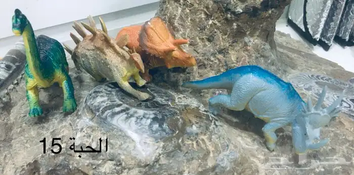 ديناصورات بلاستيك وهياكل عظمية خشبية وبلاستيكية للبيع 11