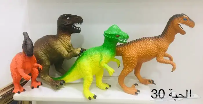 ديناصورات بلاستيك وهياكل عظمية خشبية وبلاستيكية للبيع 6