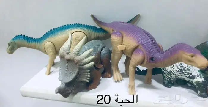 ديناصورات بلاستيك وهياكل عظمية خشبية وبلاستيكية للبيع 5