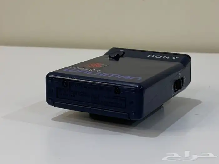 راديو ووكمان قديم ومميز من شركة سوني 1983 9