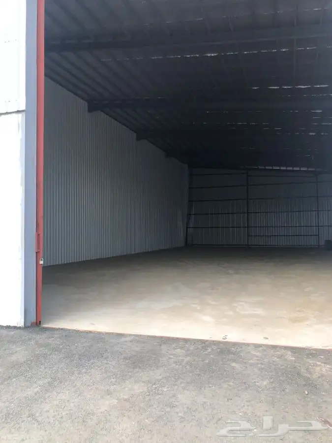 مستودعات وسكن للايجار بجيزان 0