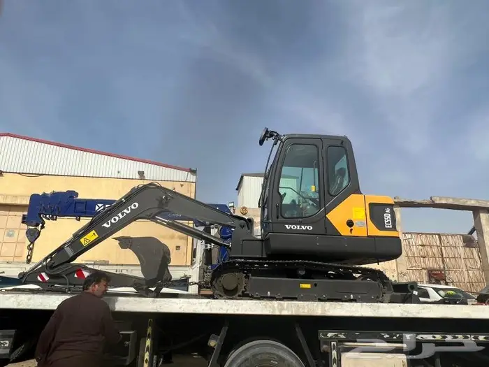 MINI EXCAVATOR 2-6 TON حفار صغير للايجار 2-6 طن 12