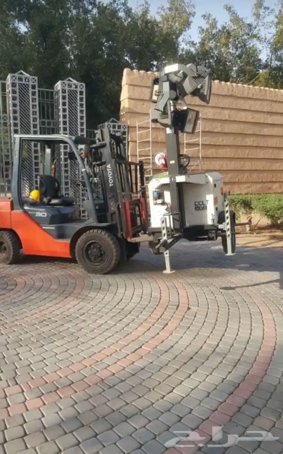 لدينا رافعات شوكية فور كلفت بانواعها للاجار 0596165341 17
