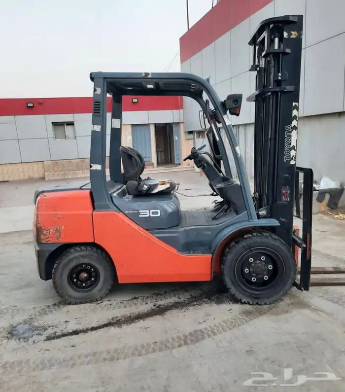 لدينا رافعات شوكية فور كلفت بانواعها للاجار 0596165341 15