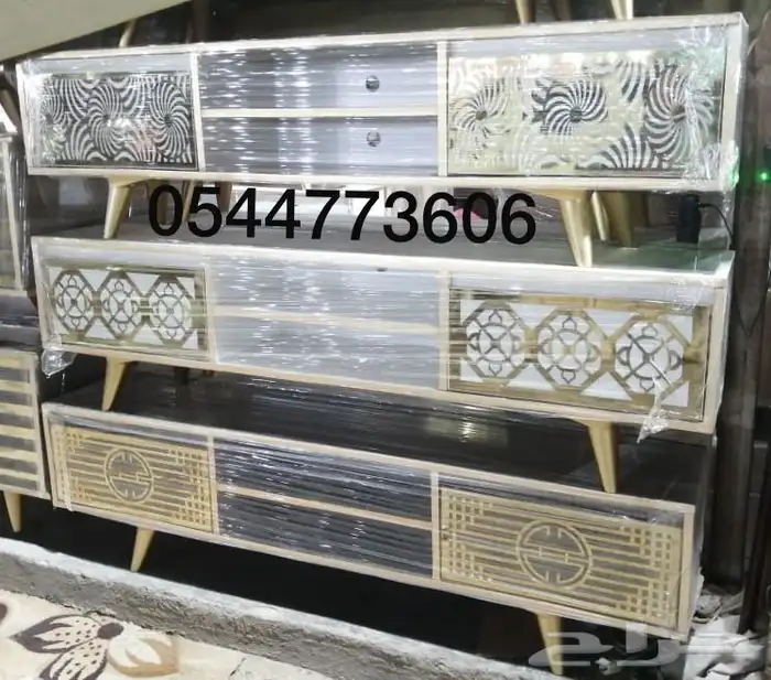 طاولة تلفزيون 4