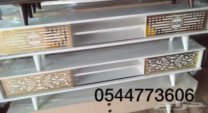 طاولة تلفزيون 8