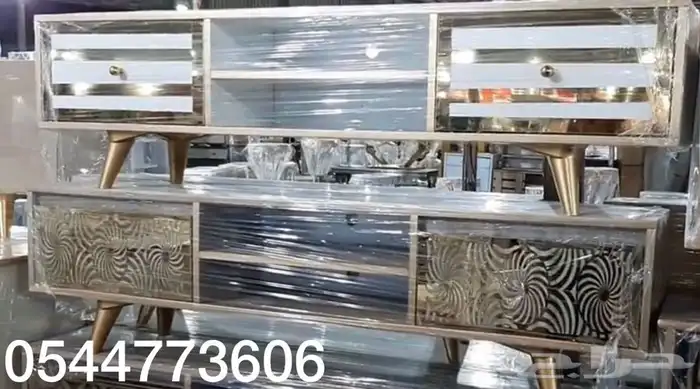 طاولة تلفزيون 19