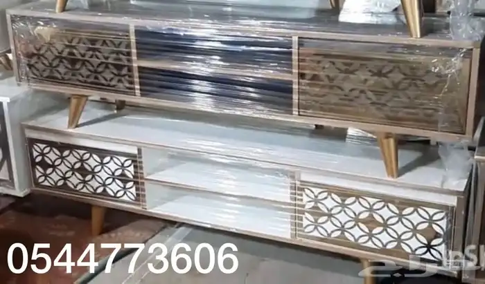 طاولة تلفزيون 18